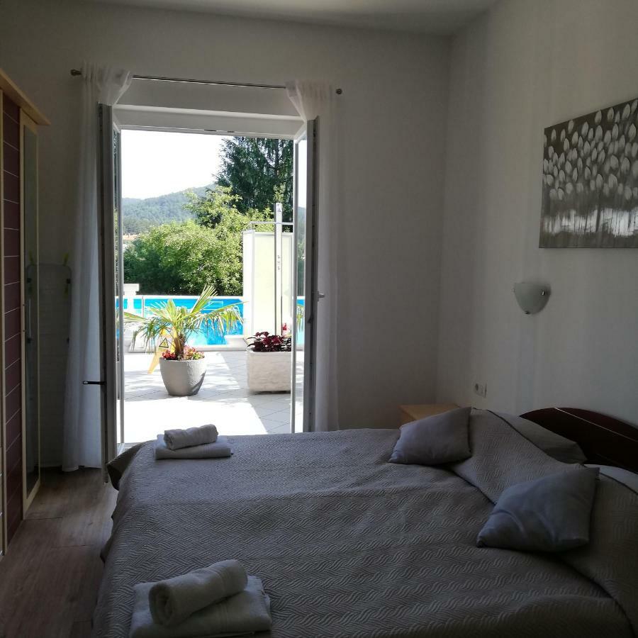Guest House Surina App Surina'S Green Holiday Rupa Номер фото